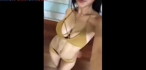  thai beauty dancing in bikini